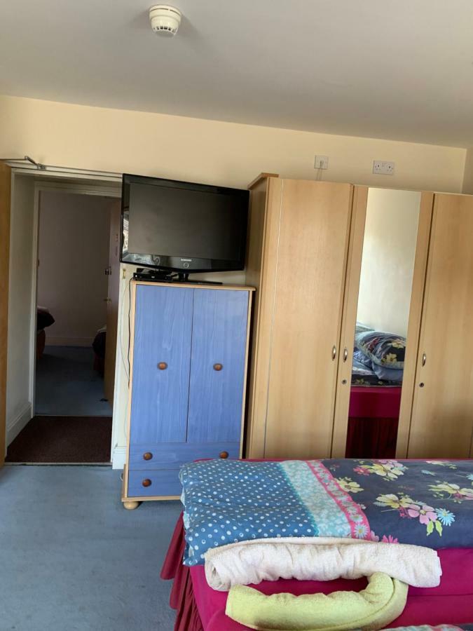 The Blue Moon Bed & Breakfast Блекпул Екстериор снимка